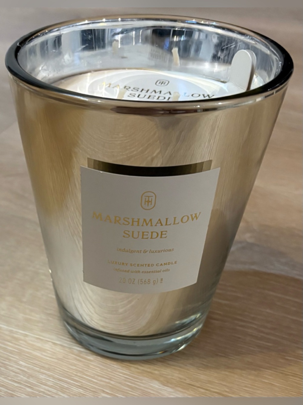 THRESHOLD TARGET MARSHMALLOW SUEDE LUXURY SCENTED 20 OZ. DUO WICK CANDLE NEW